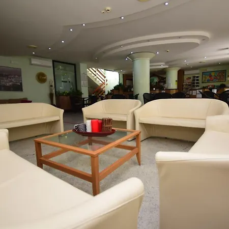 Hotell Como 2*