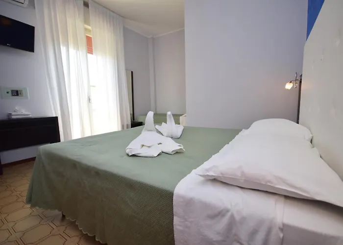 Como Hotell 2*