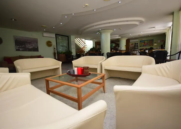 Hotell Como 2*